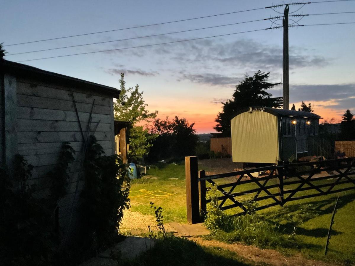 Campsite Cotswold Shepherd Hut Hot Tub Sauna Dog Friendly