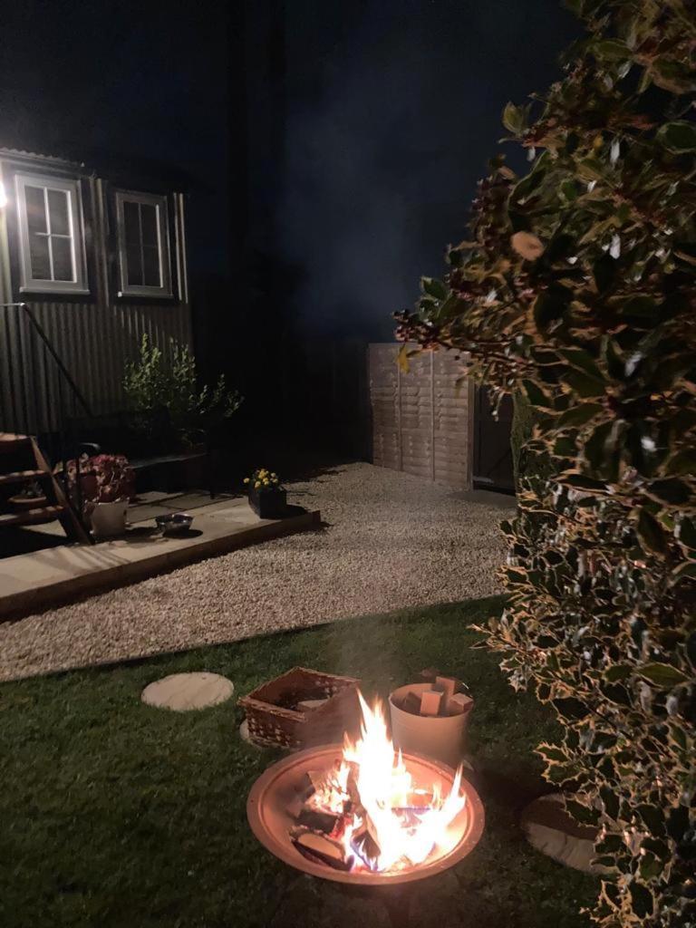 Campsite Cotswold Shepherd Hut Hot Tub Sauna Dog Friendly